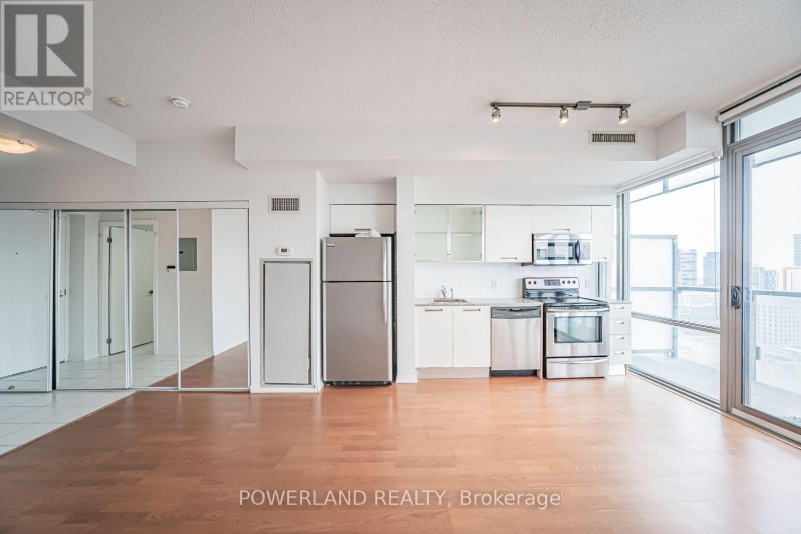 #2905 38 GRENVILLE STREET - 33