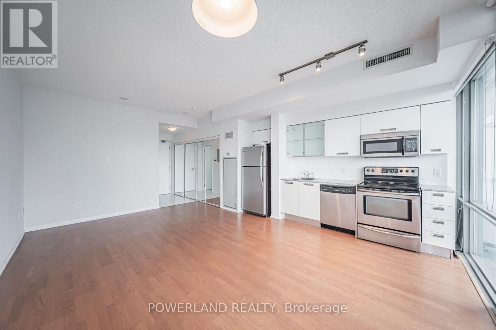 #2905 38 GRENVILLE STREET - 34