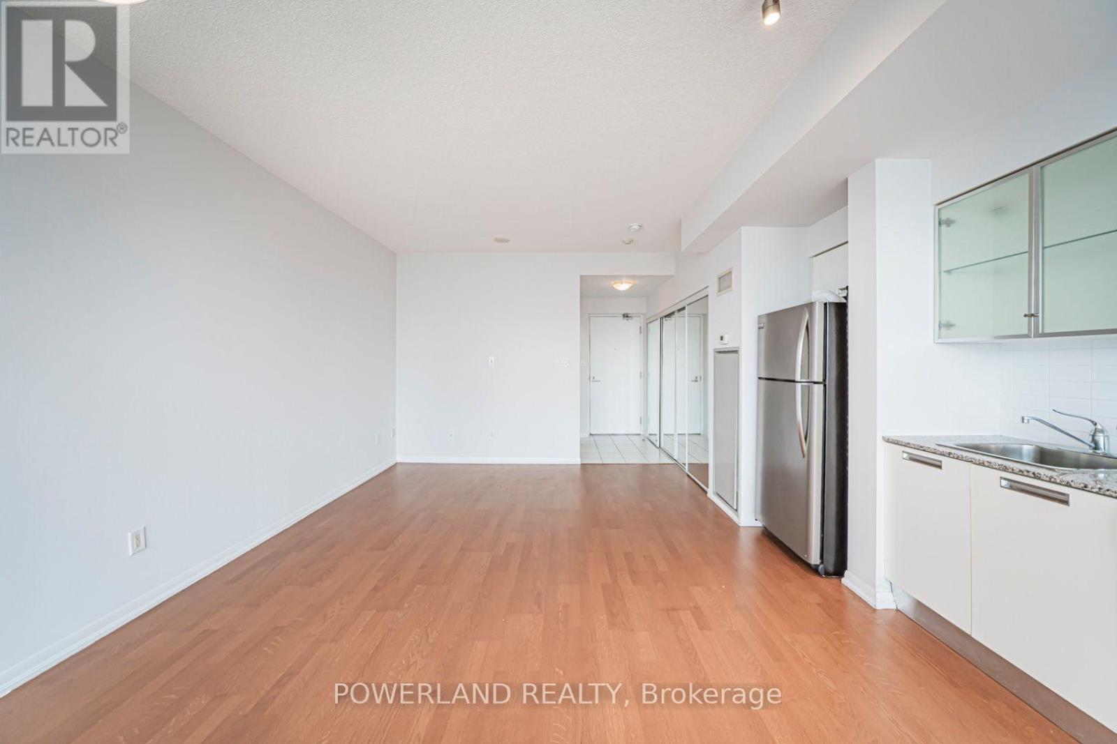 #2905 38 GRENVILLE STREET - 35