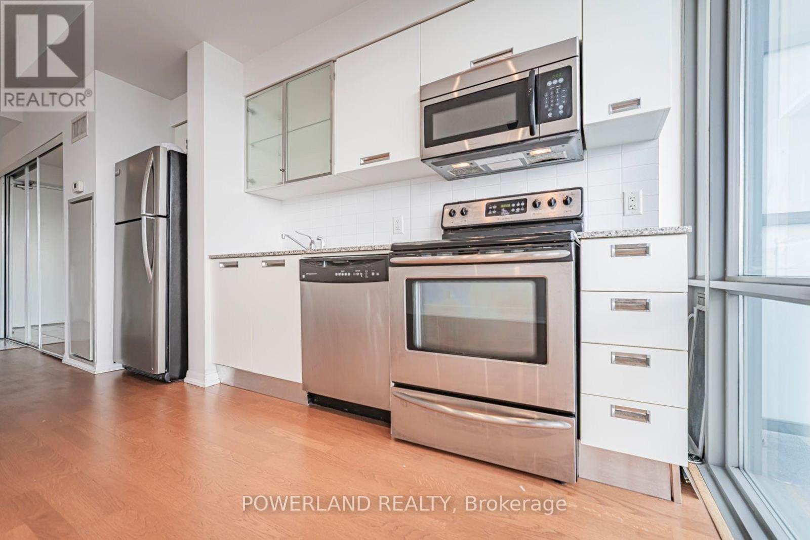 #2905 38 GRENVILLE STREET - 45