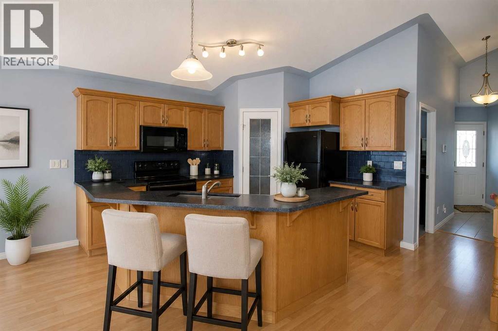 76 Lakeway Boulevard - 4