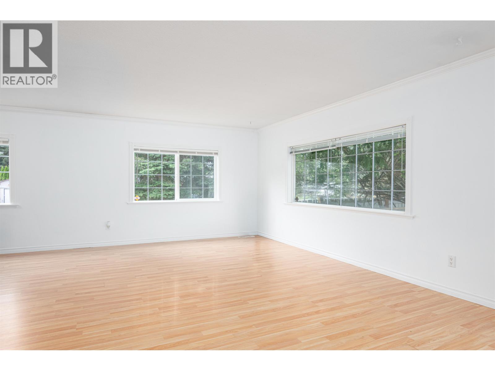 7167 KENNEDY CRESCENT - 11