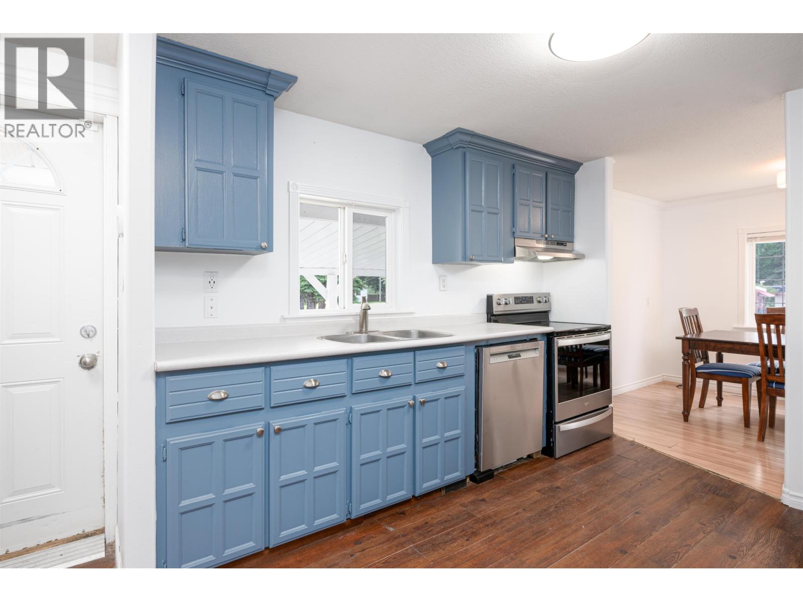 7167 KENNEDY CRESCENT - 9