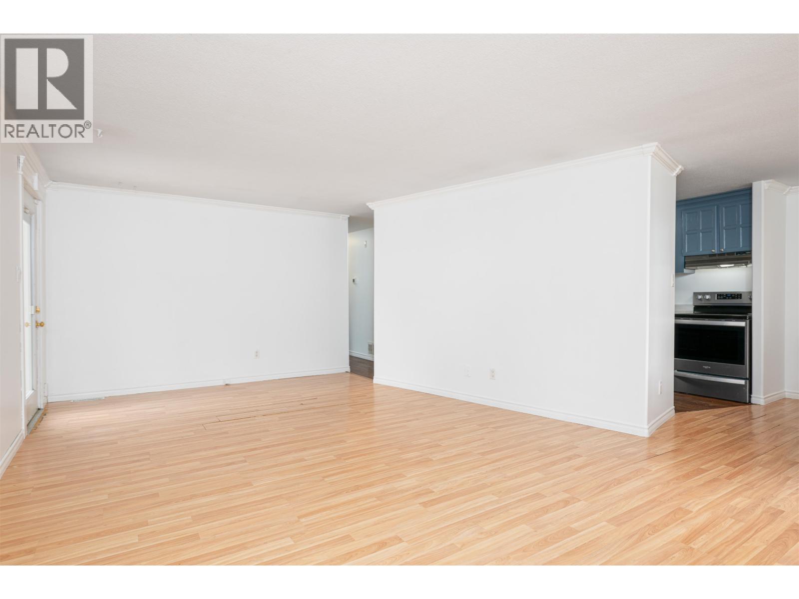 7167 KENNEDY CRESCENT - 13