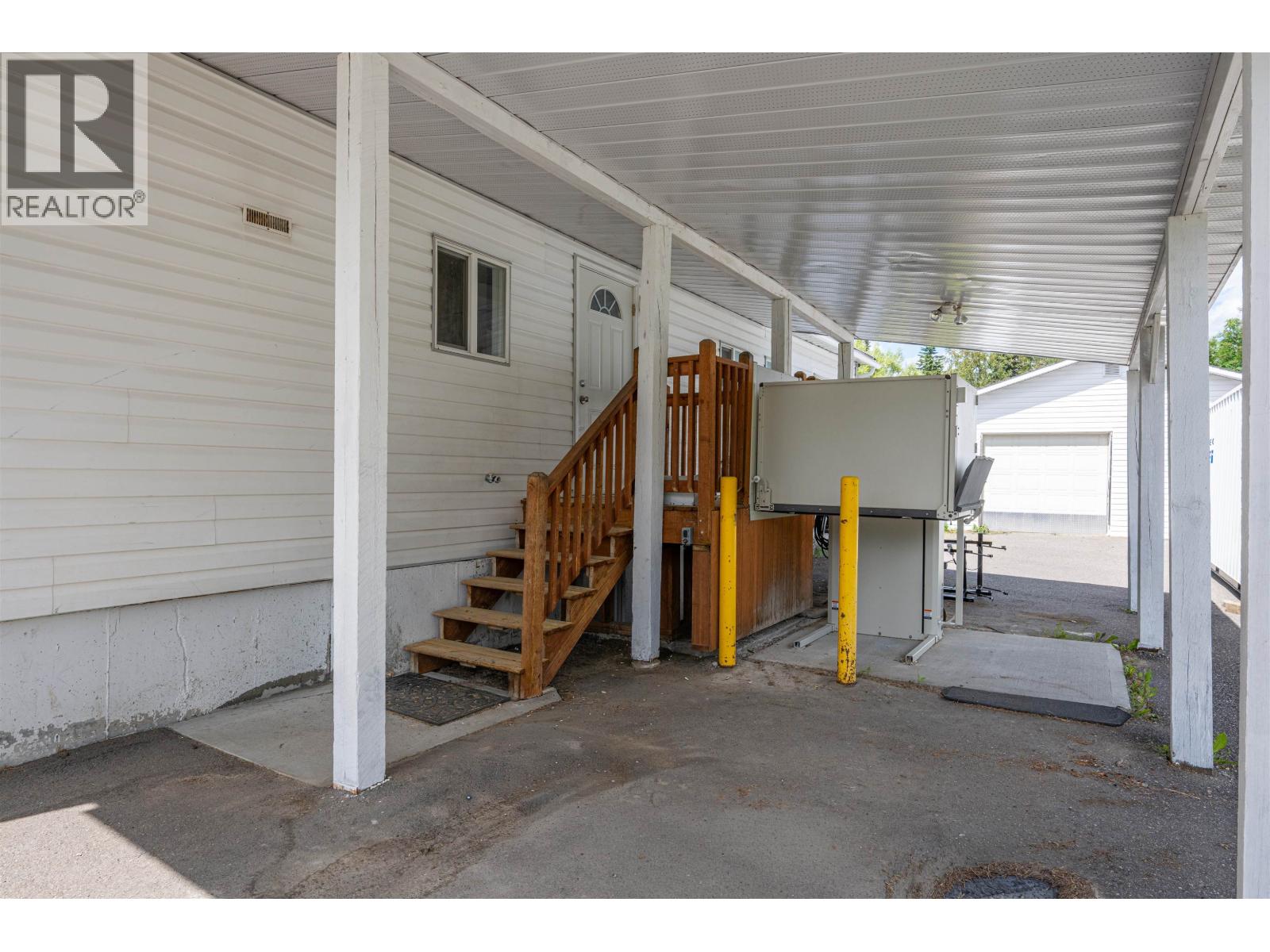 7167 KENNEDY CRESCENT - 4