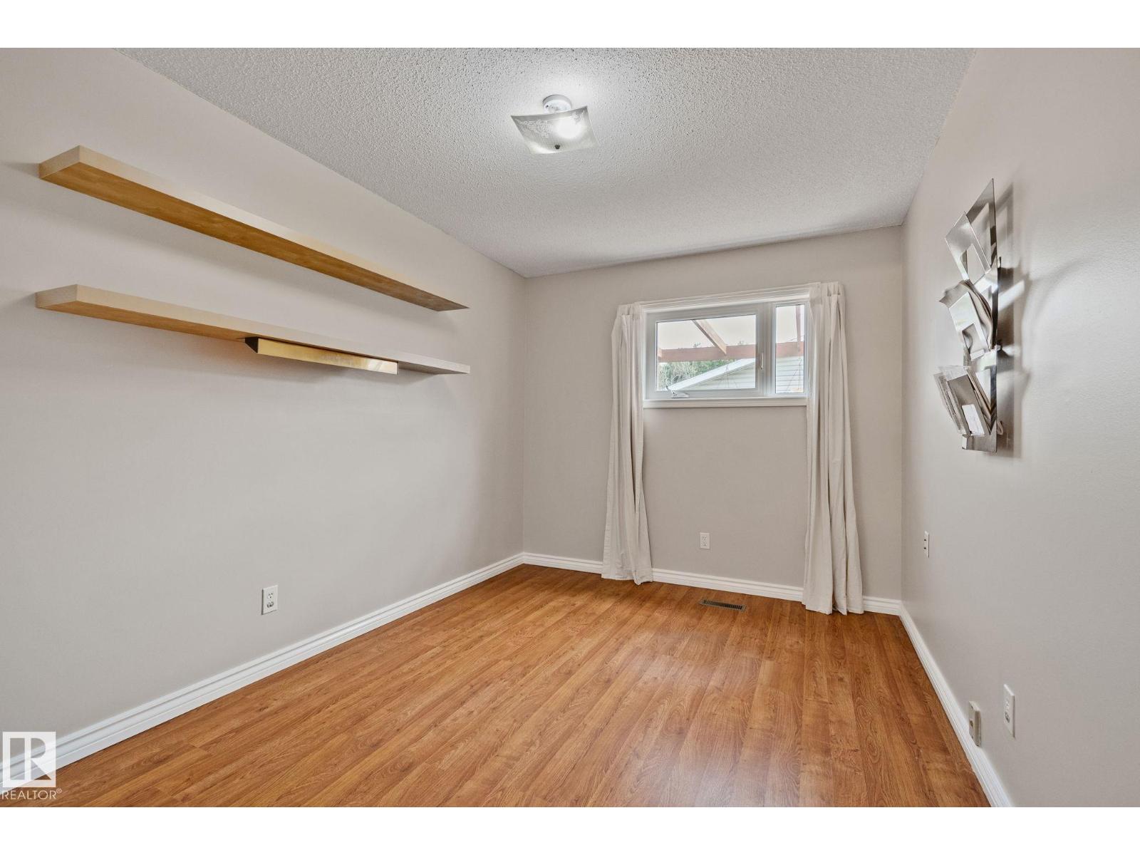 2409 47 ST NW — photo 20