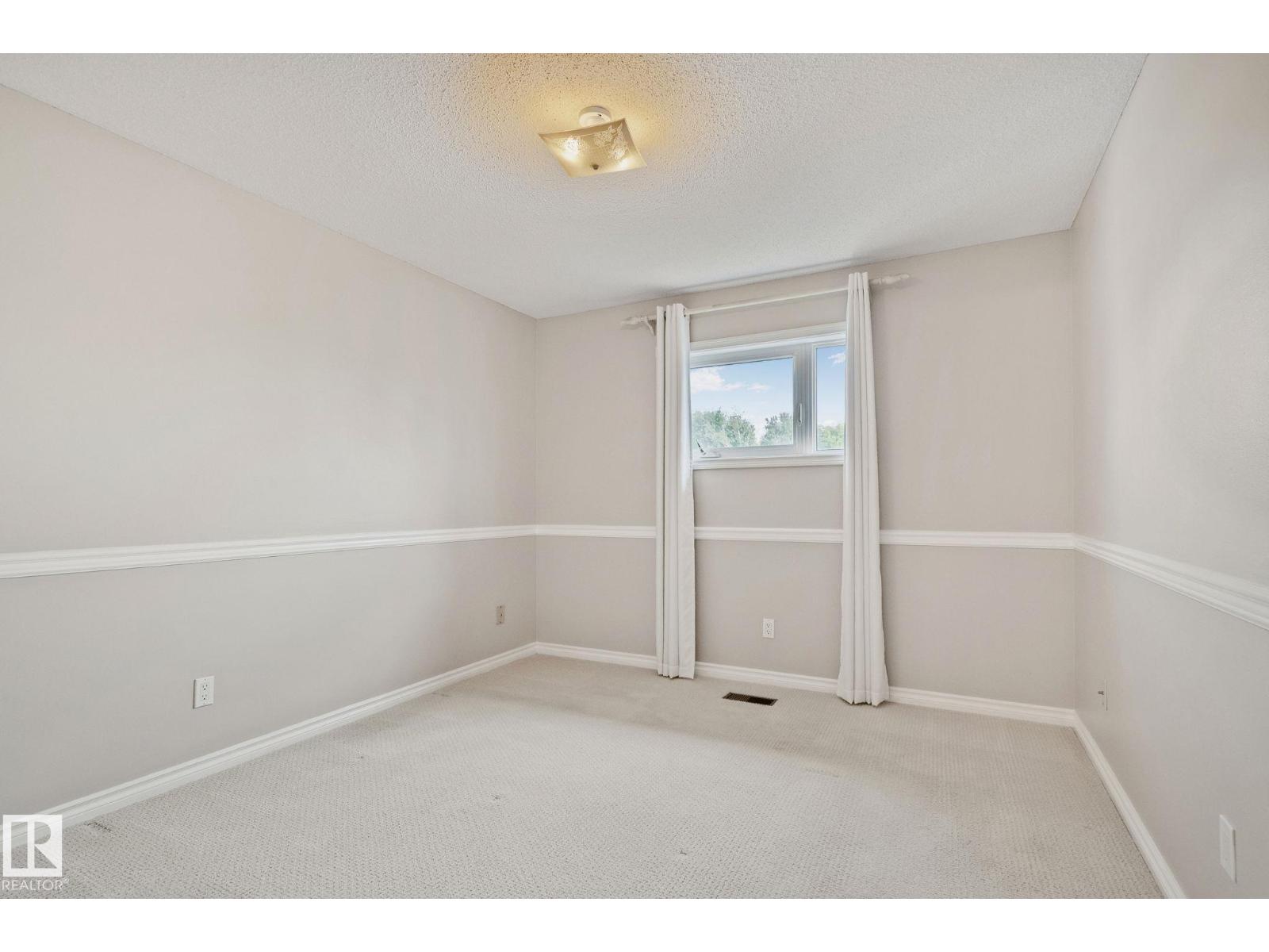 2409 47 ST NW — photo 12