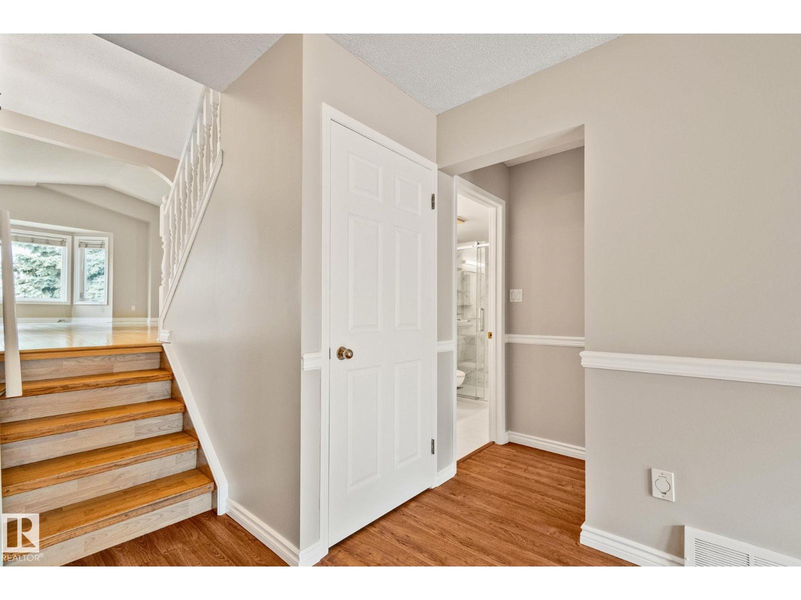 2409 47 ST NW — photo 16