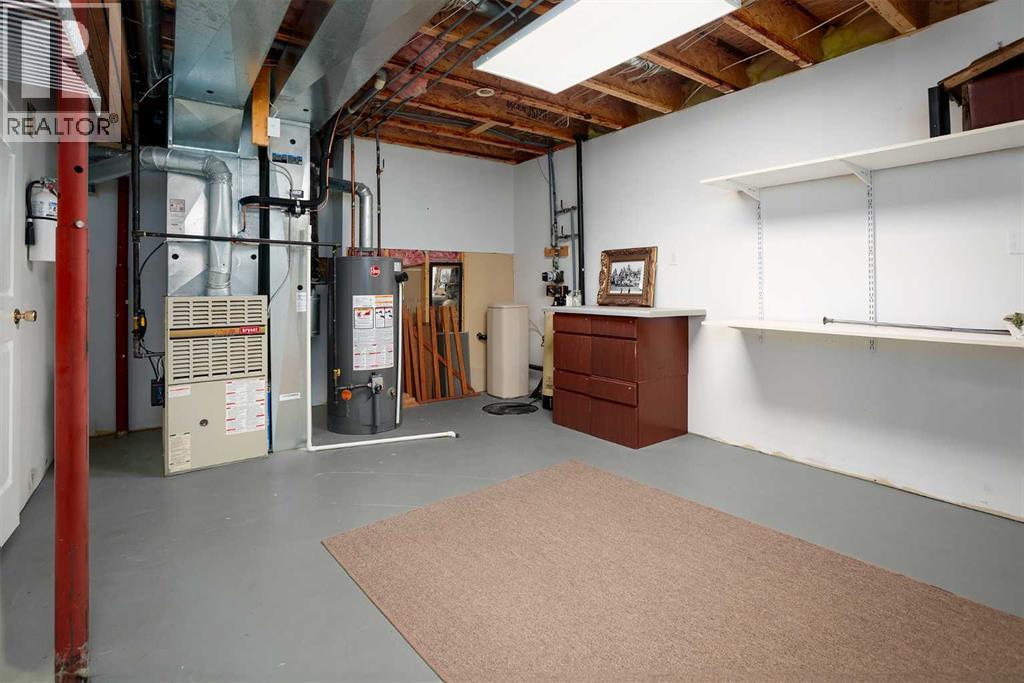 5212 43 Avenue - 24