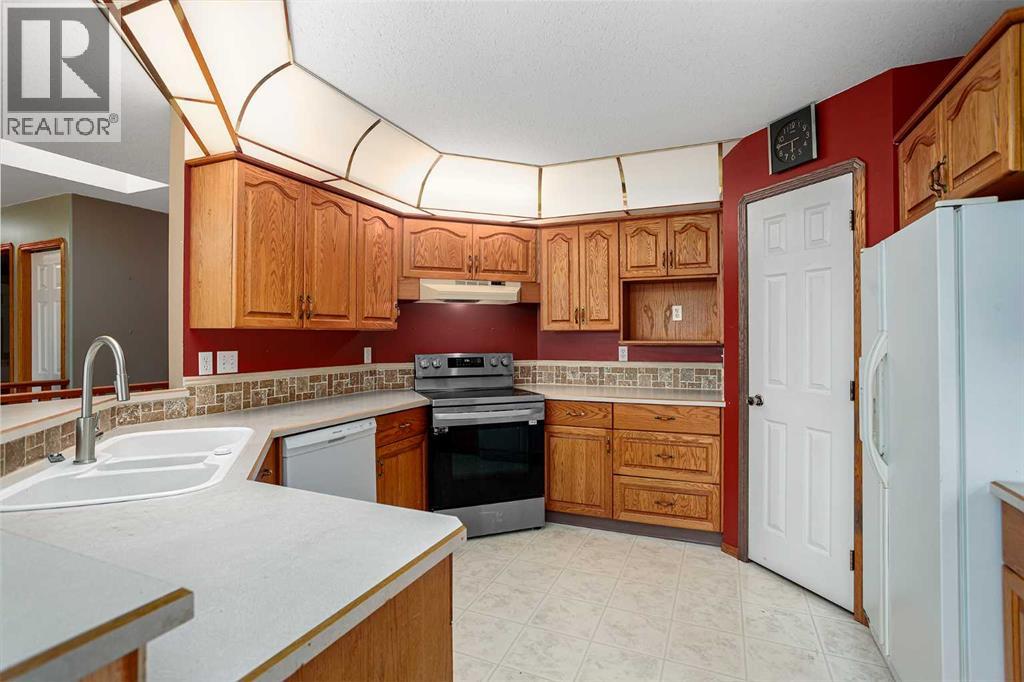5212 43 Avenue - 5