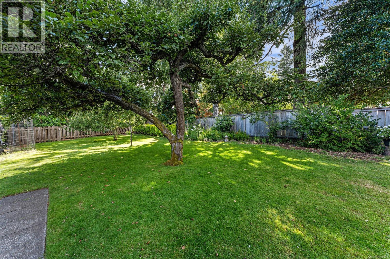  4052 Ebony Place, Saanich