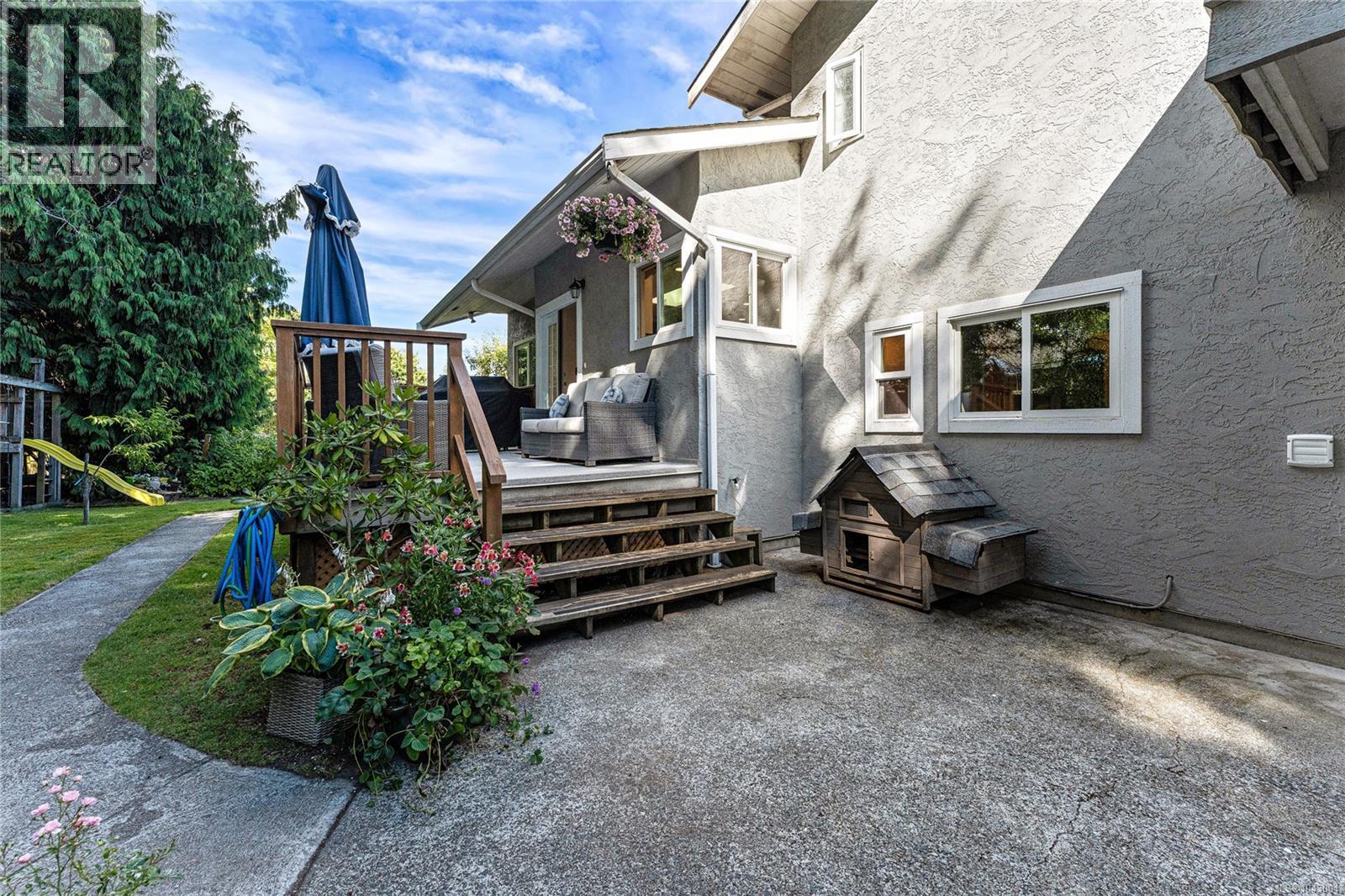  4052 Ebony Place, Saanich