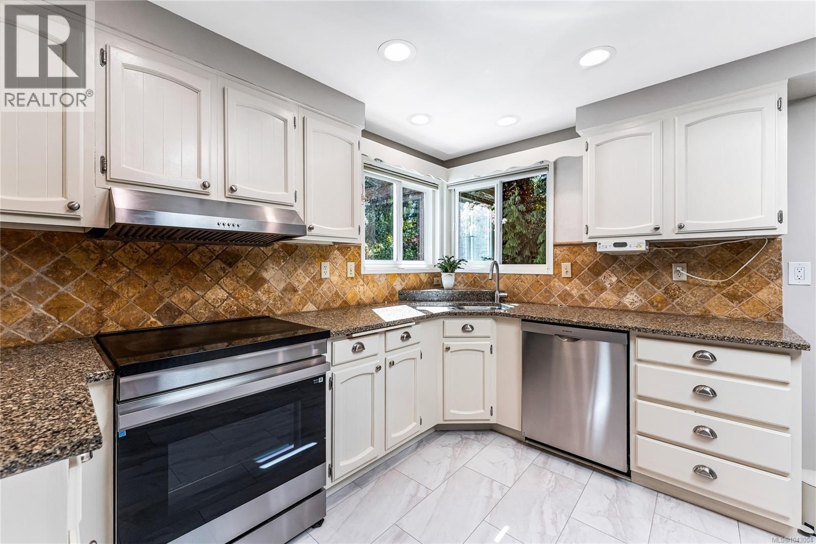  4052 Ebony Place, Saanich