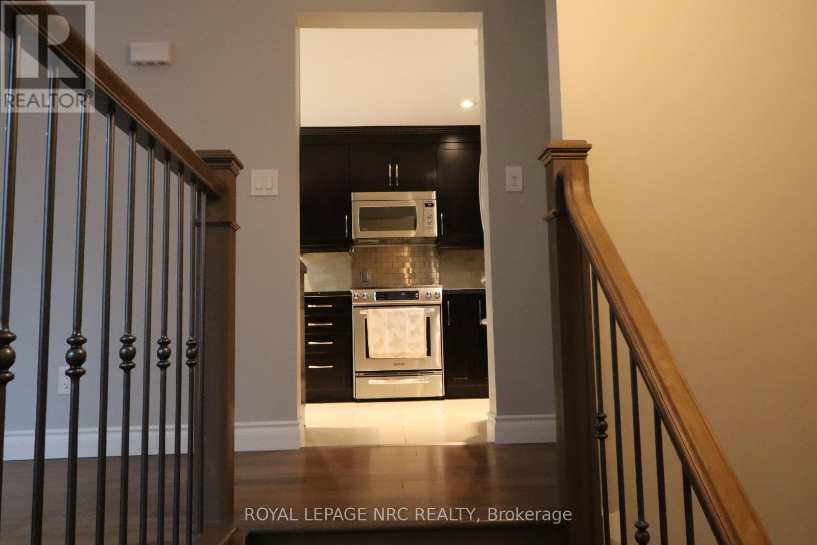 7689 TRACKVIEW STREET - 10