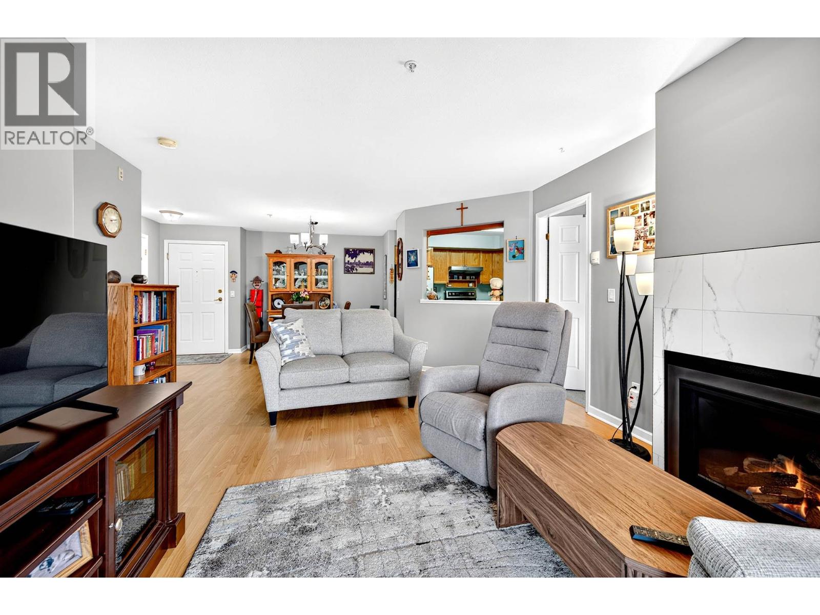 #212 860 Nicolani Drive - 9