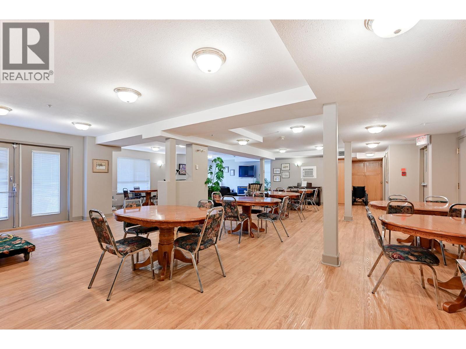 #212 860 Nicolani Drive - 36