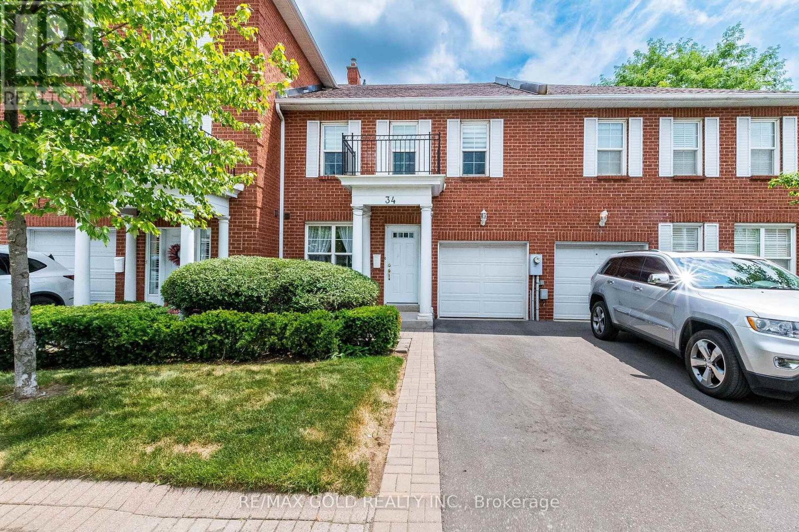 #34 34 STORNWOOD COURT - 1