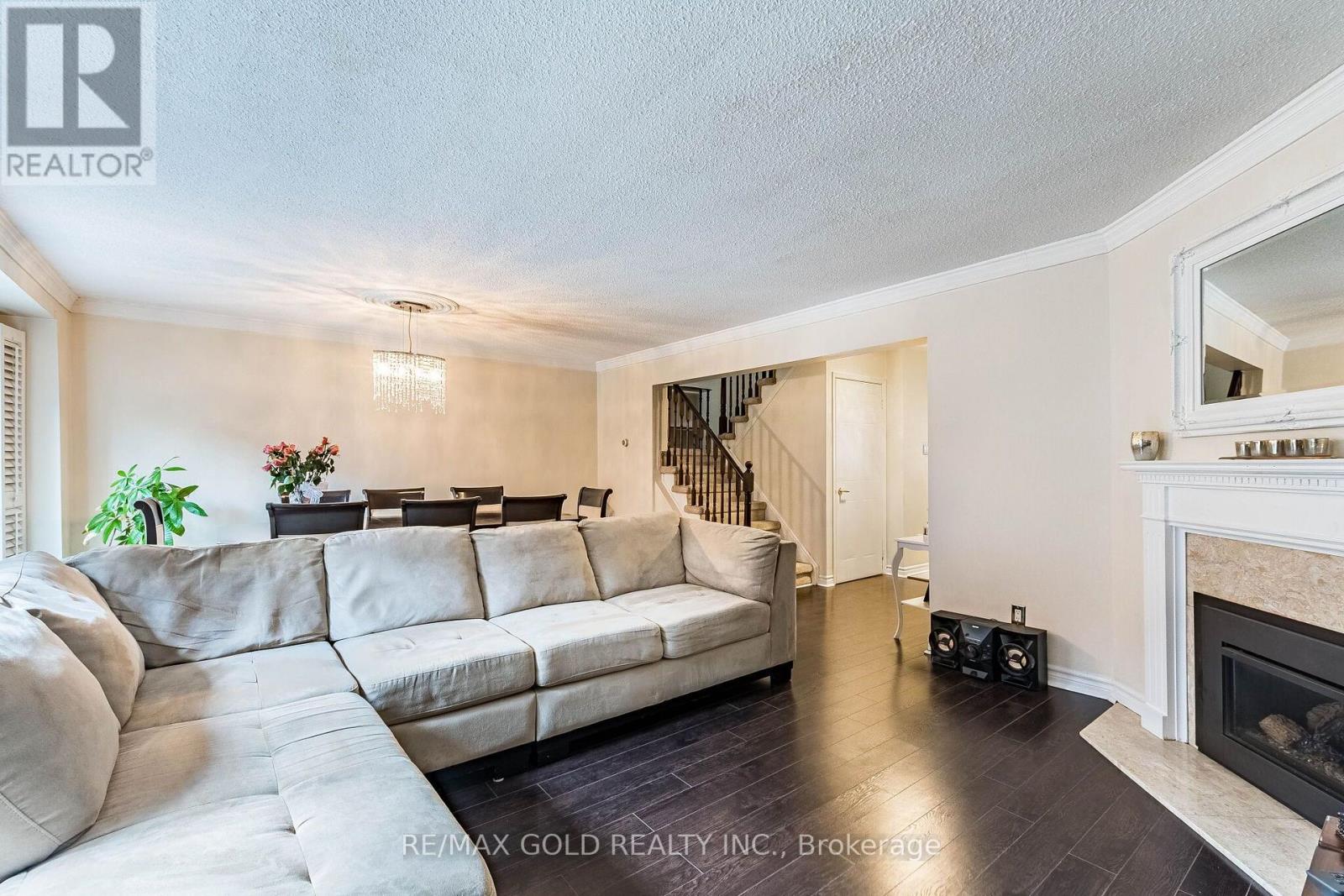 #34 34 STORNWOOD COURT - 14