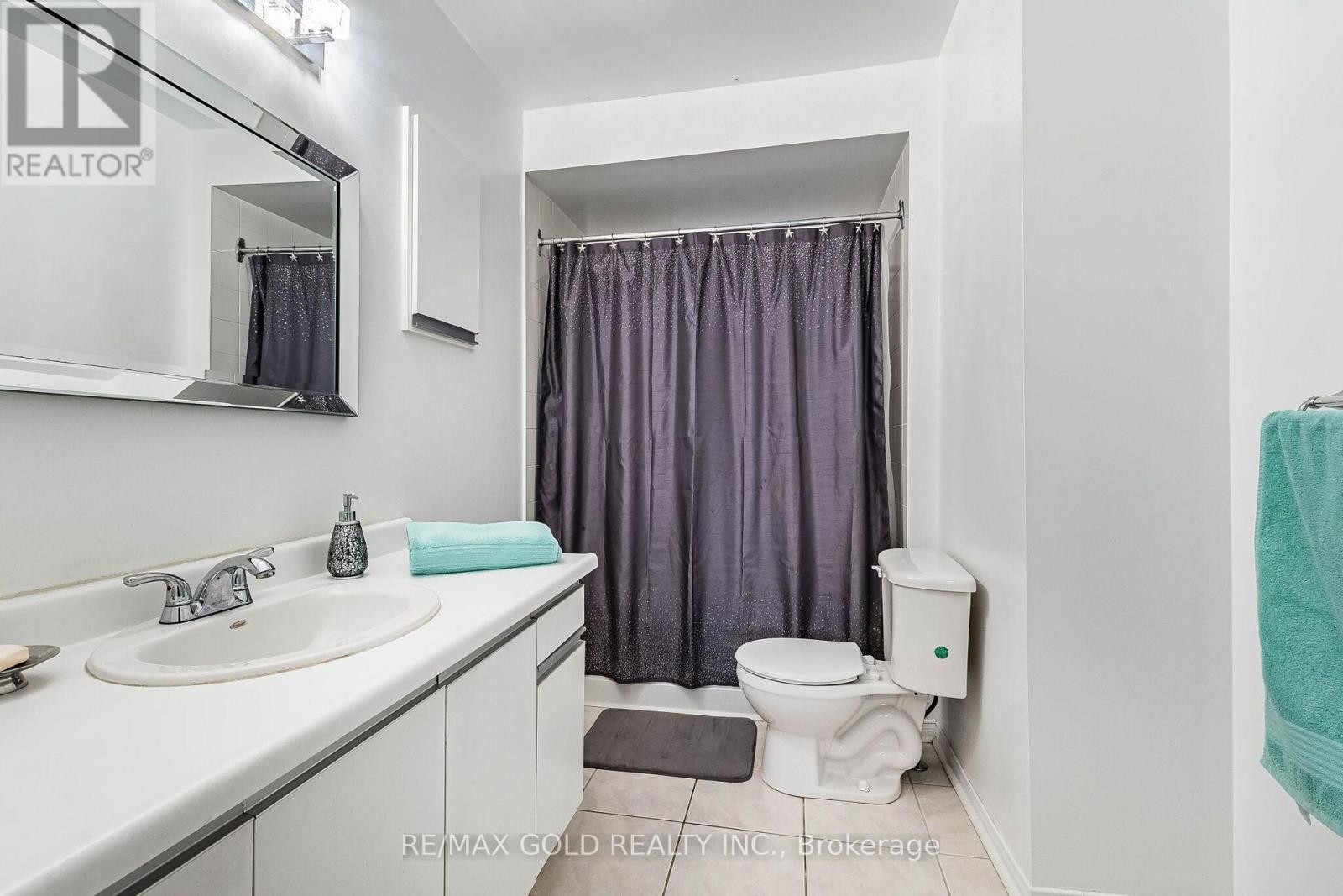 #34 34 STORNWOOD COURT - 24