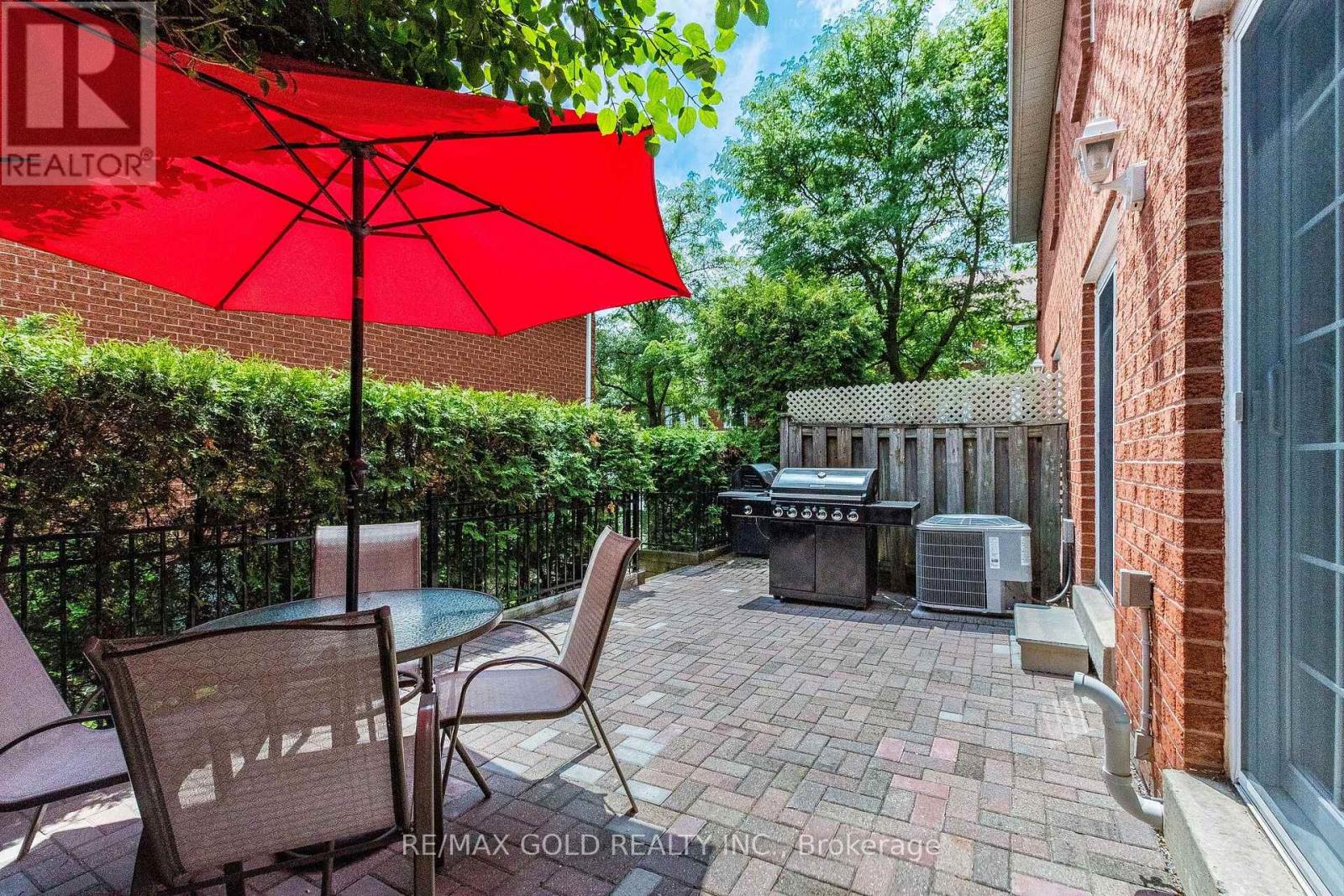 #34 34 STORNWOOD COURT - 39