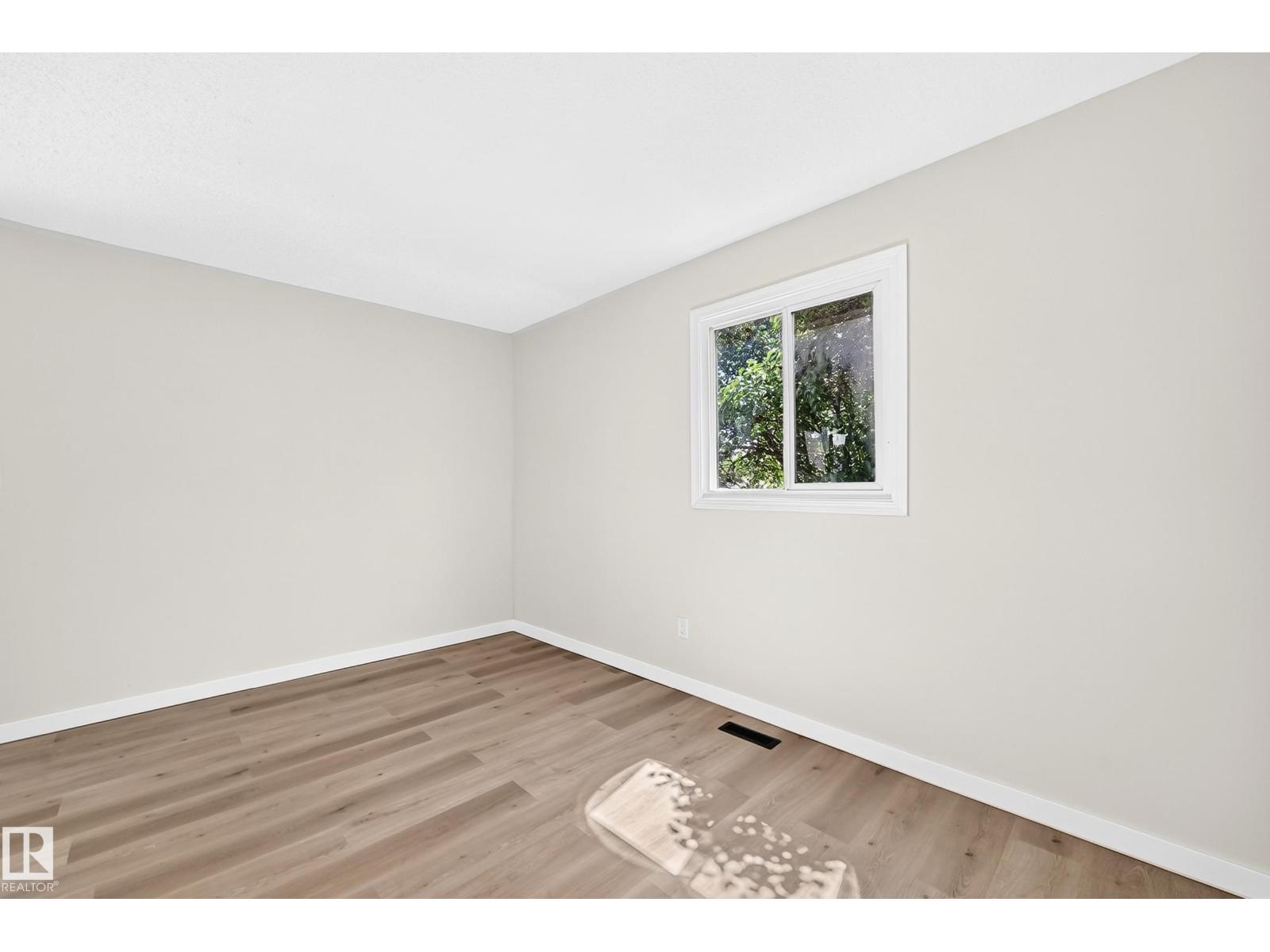 13835 114 ST NW - 23