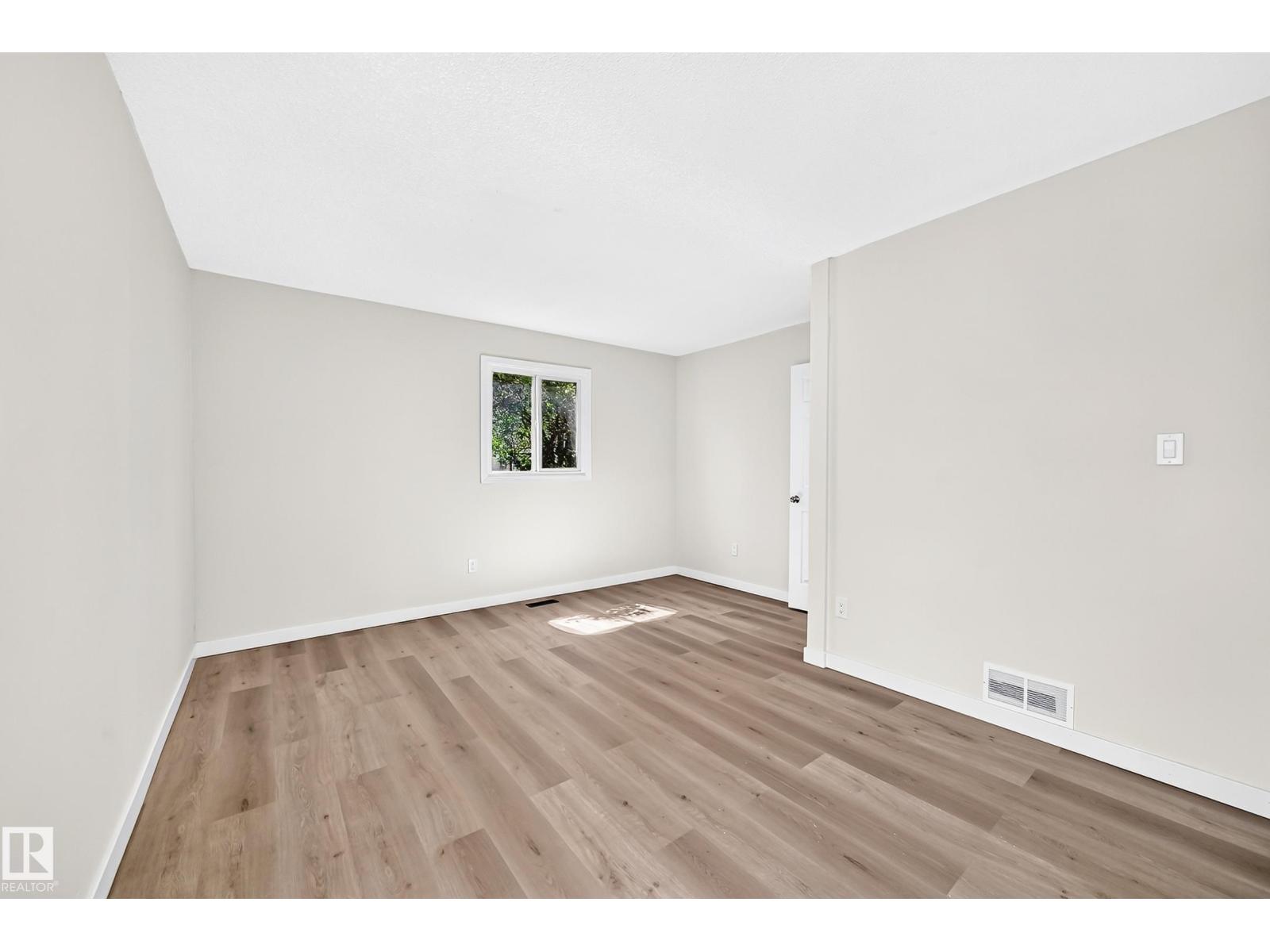 13835 114 ST NW - 26