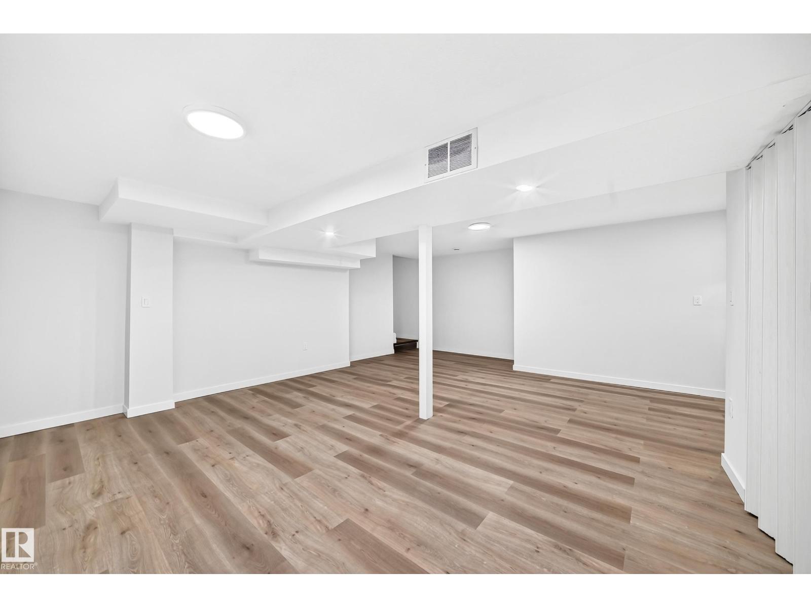 13835 114 ST NW - 32