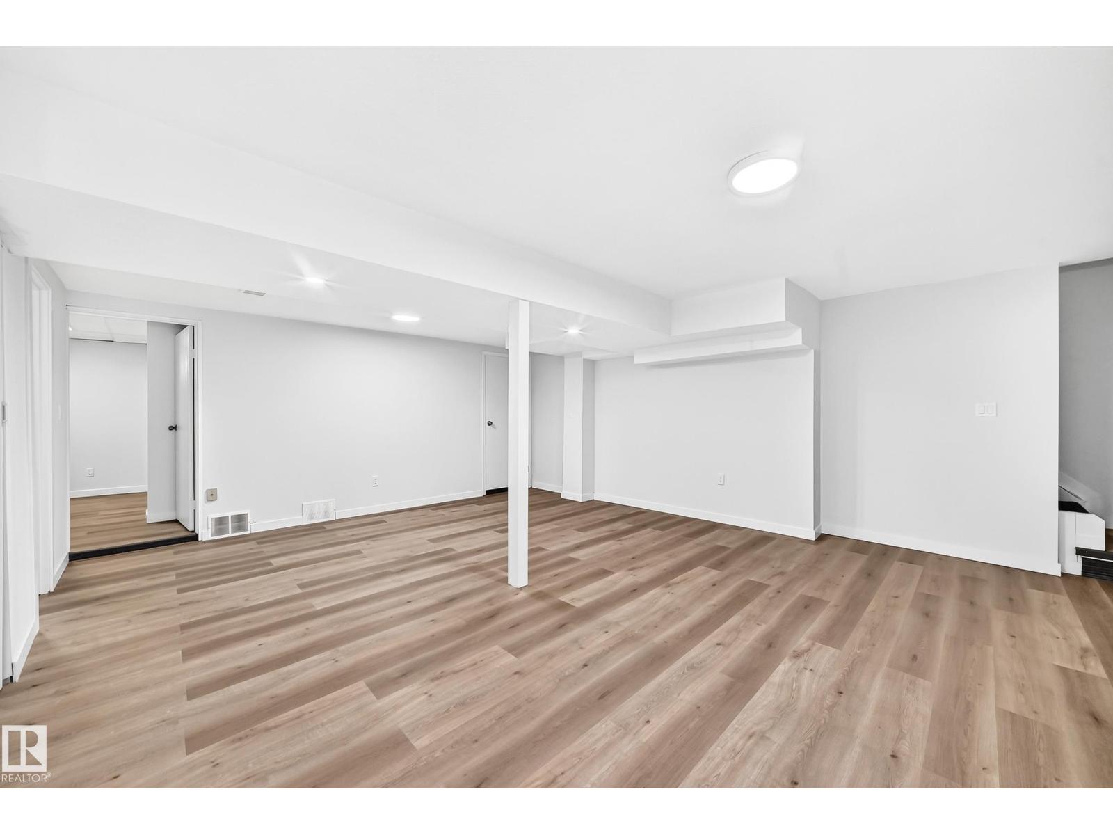 13835 114 ST NW - 33