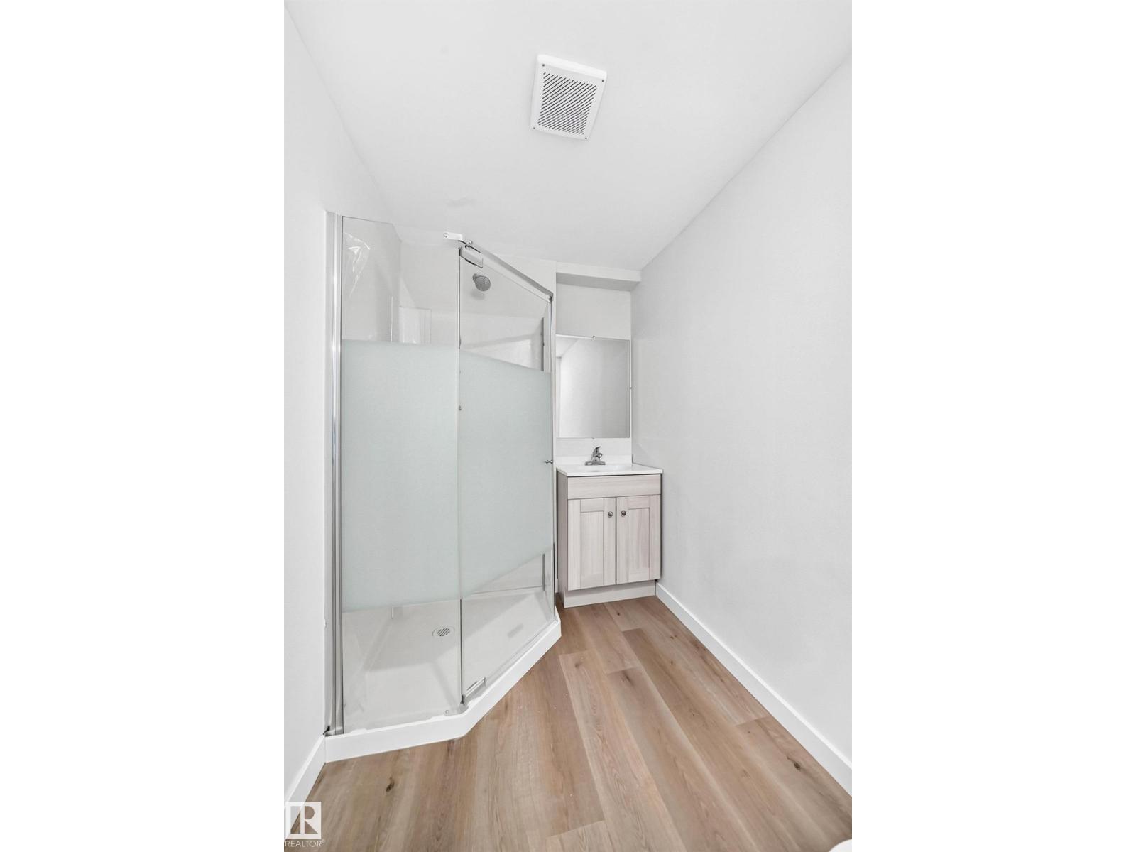 13835 114 ST NW - 42
