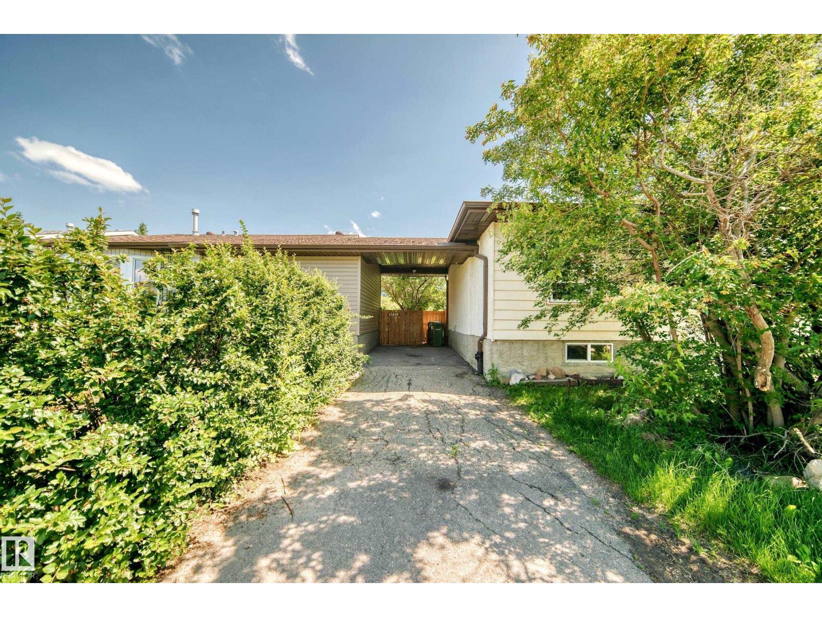 13835 114 ST NW - 54
