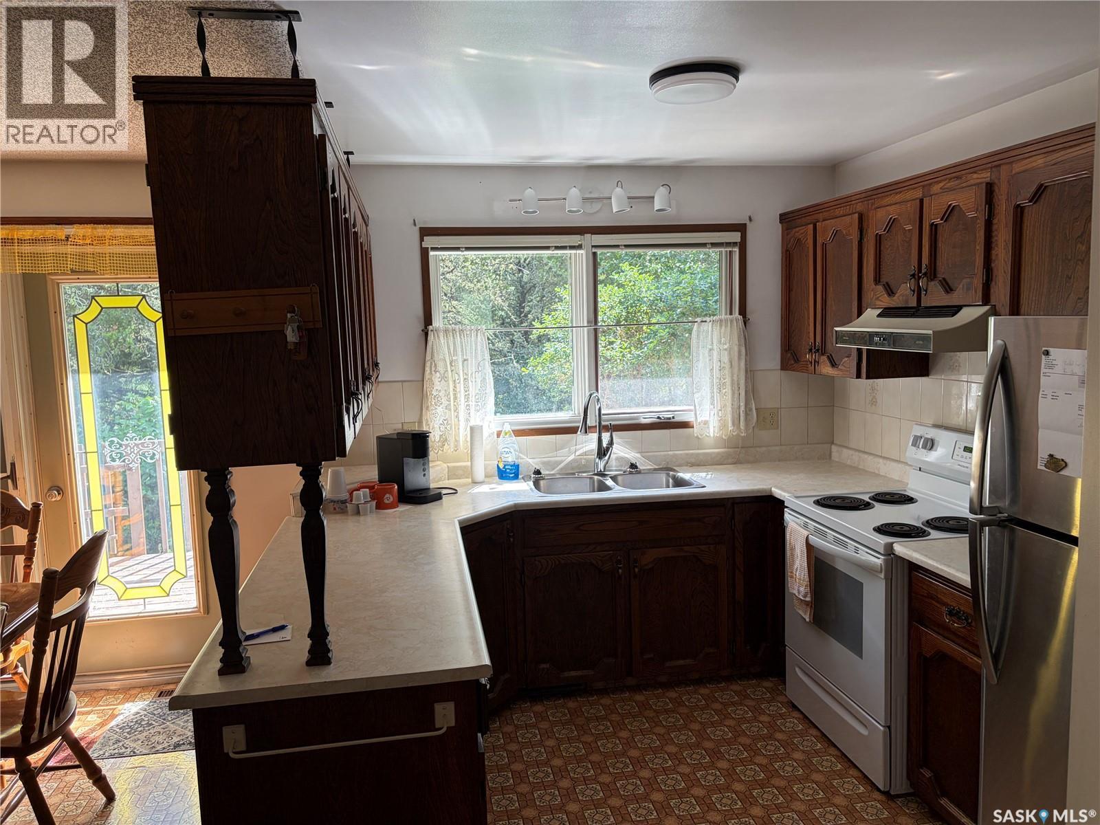 Neufeld acreage — photo 12