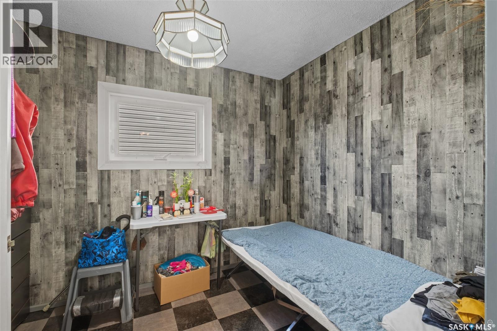 150 31st STREET E - 13