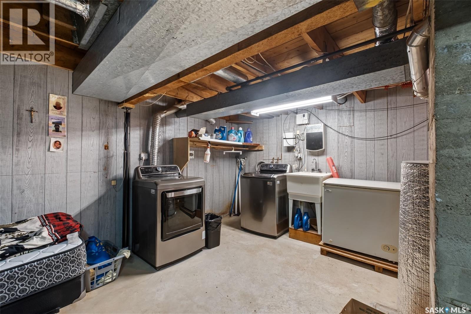 150 31st STREET E - 16