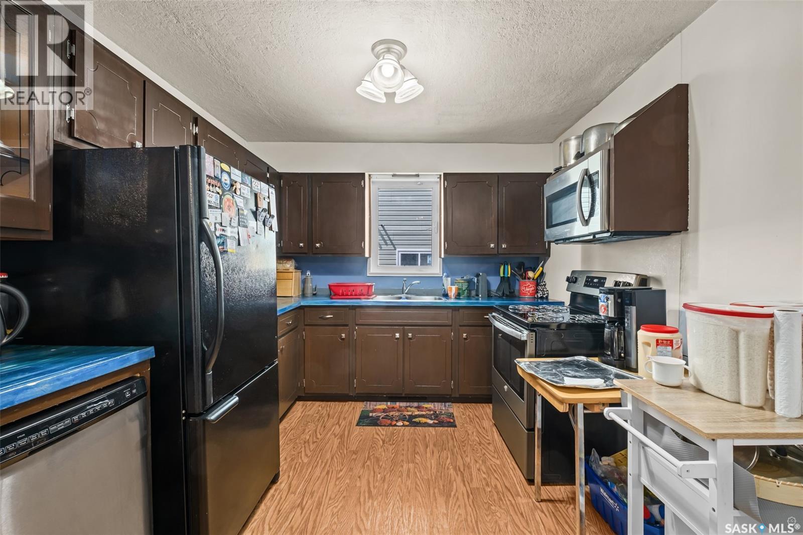150 31st STREET E - 7