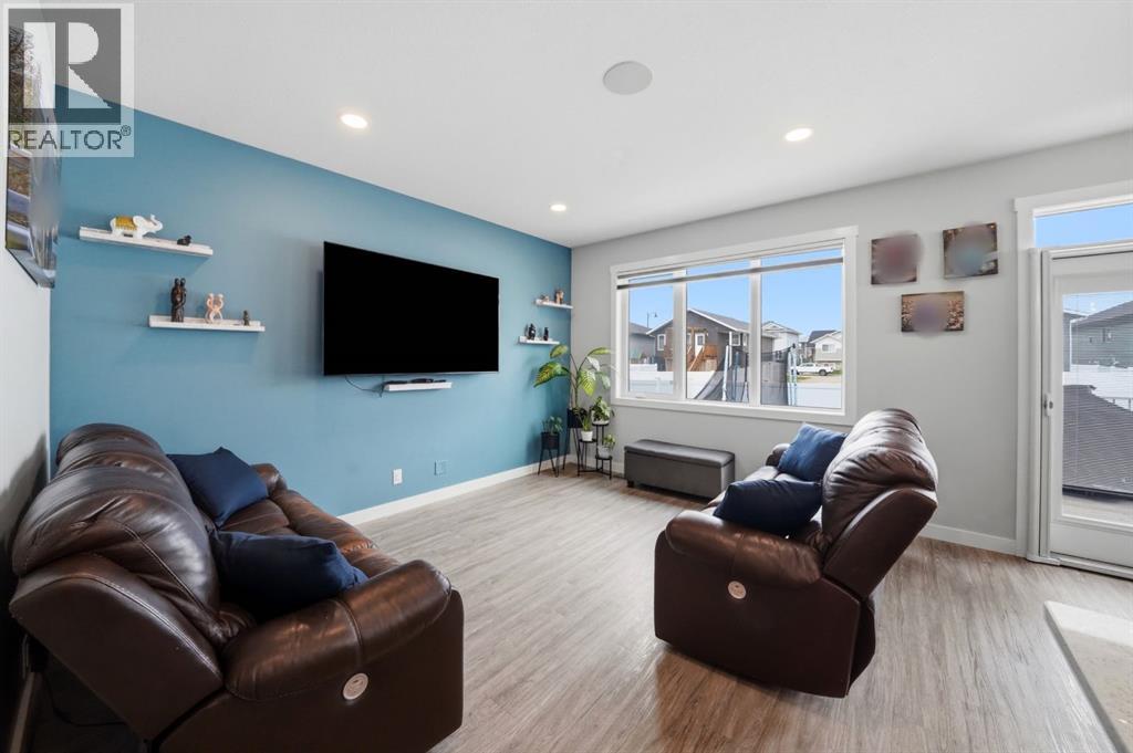Listing photo – 101 Longmire Close, Red Deer