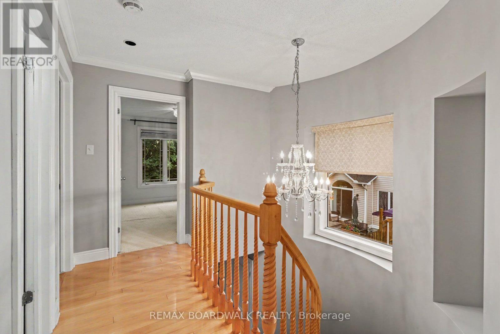 561 AQUAVIEW DRIVE - 18