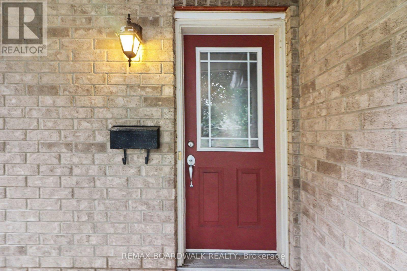 561 AQUAVIEW DRIVE - 4