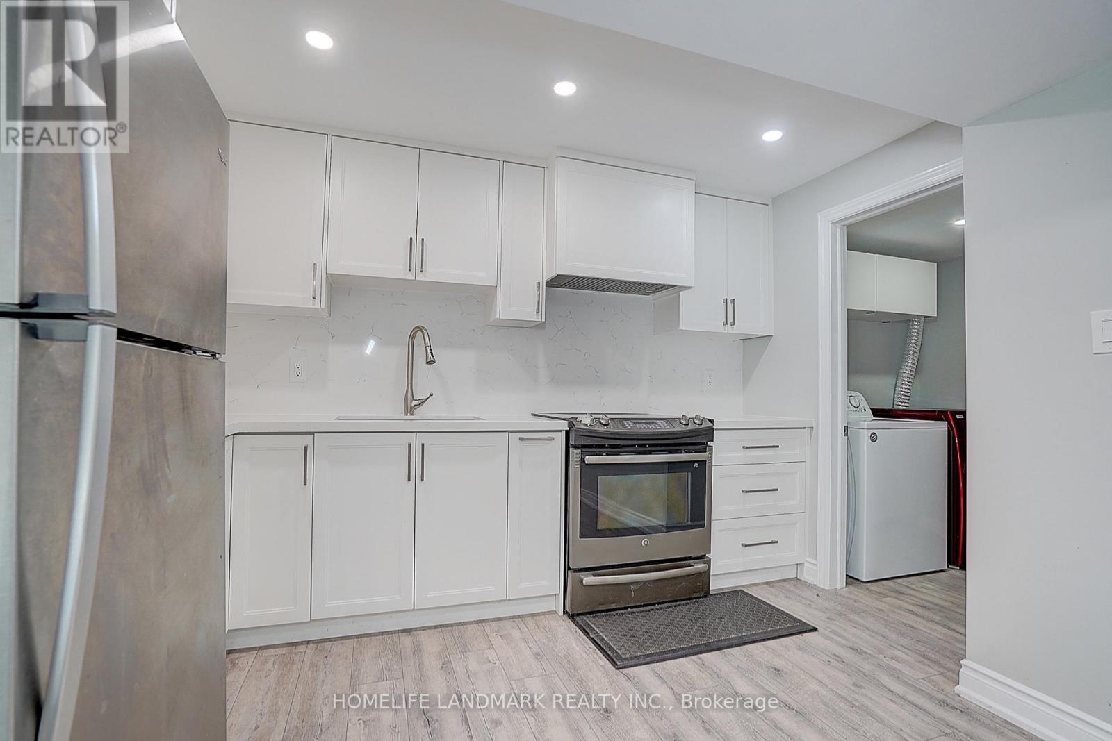 28 HUNWICKS CRESCENT - 27