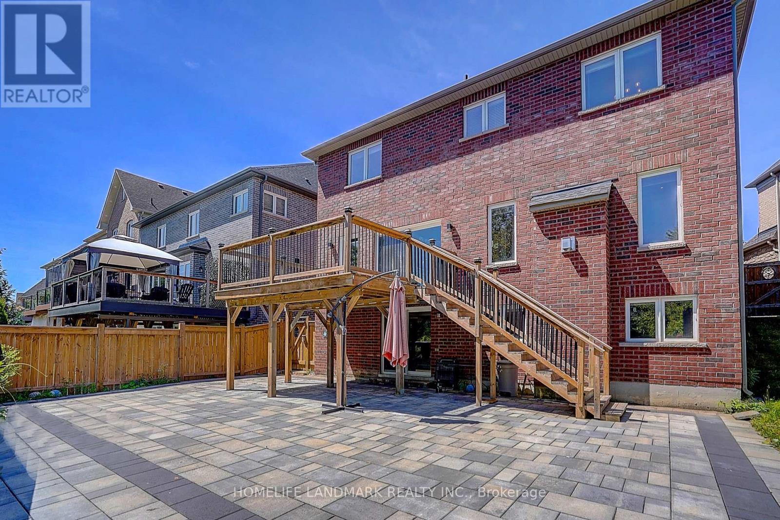 28 HUNWICKS CRESCENT - 34
