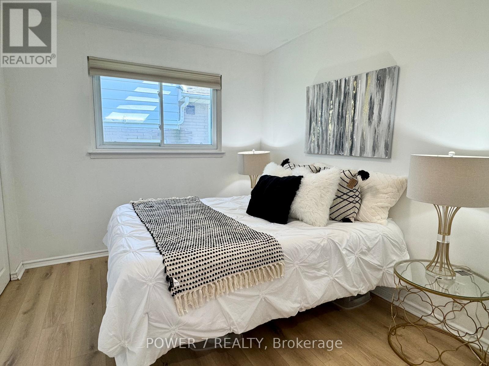 23 DONNACONA CRESCENT - 20