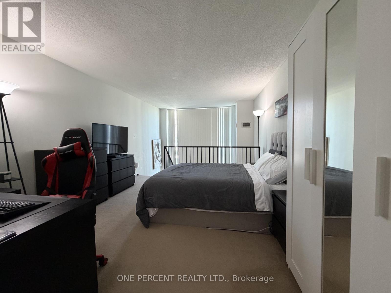 #607 3 ELLESMERE STREET - 25