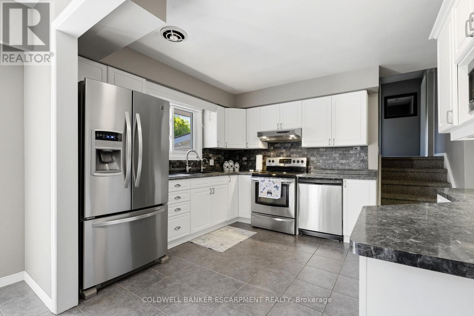 40 STRATHMERE PLACE - 20