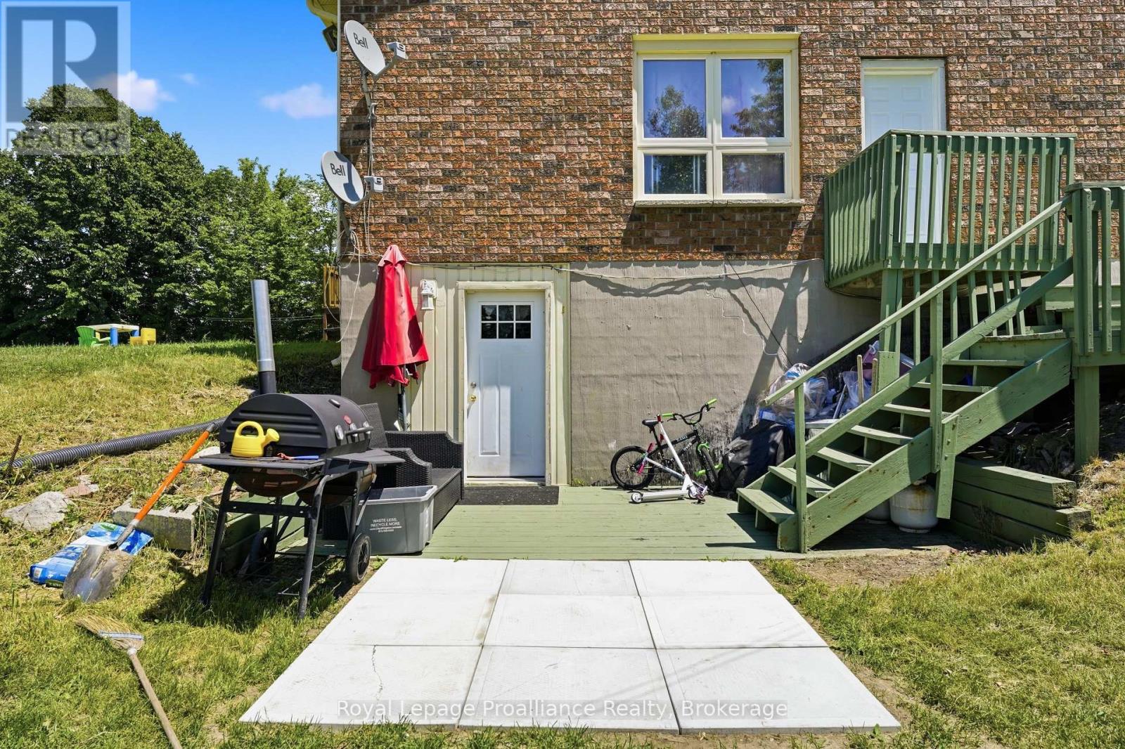 555 BETHEL ROAD - 32