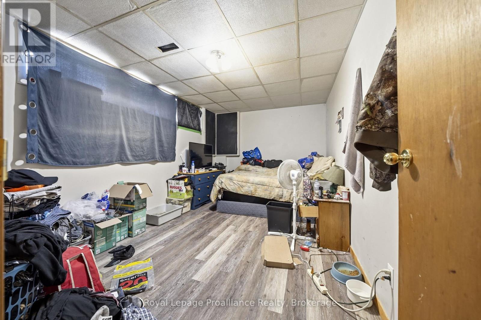 555 BETHEL ROAD - 40
