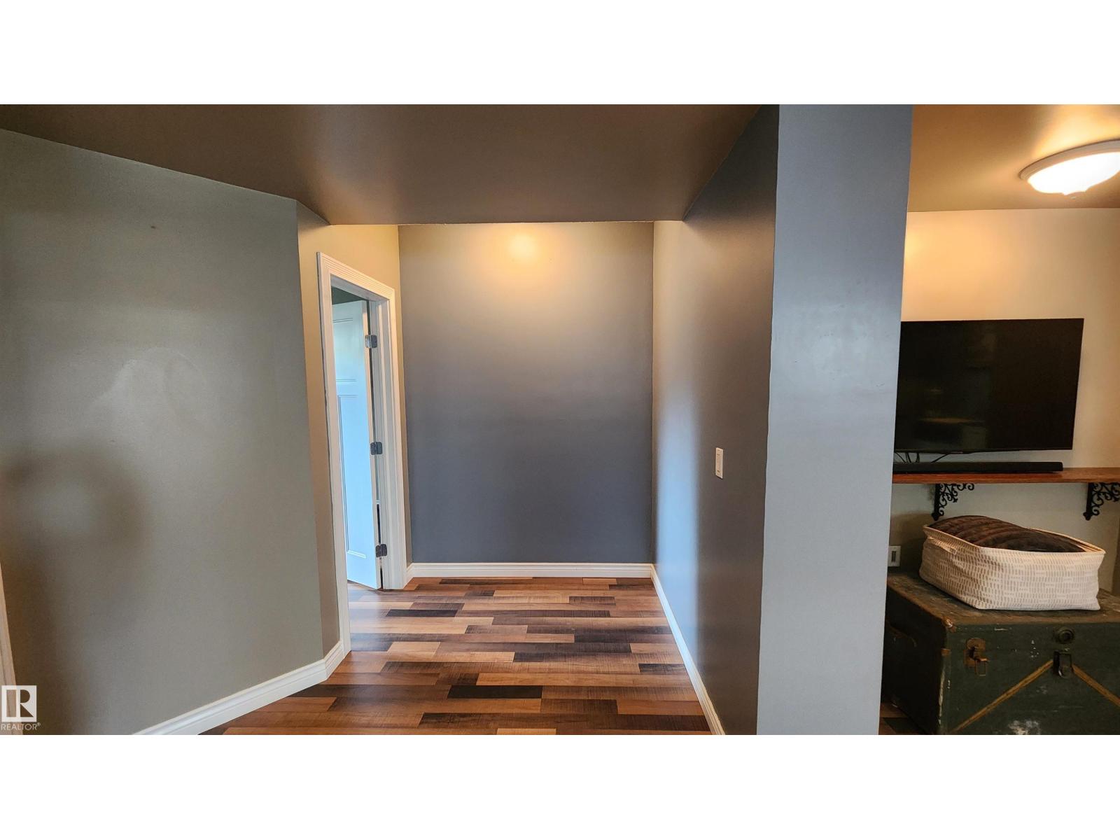 5110 50 AV — photo 40