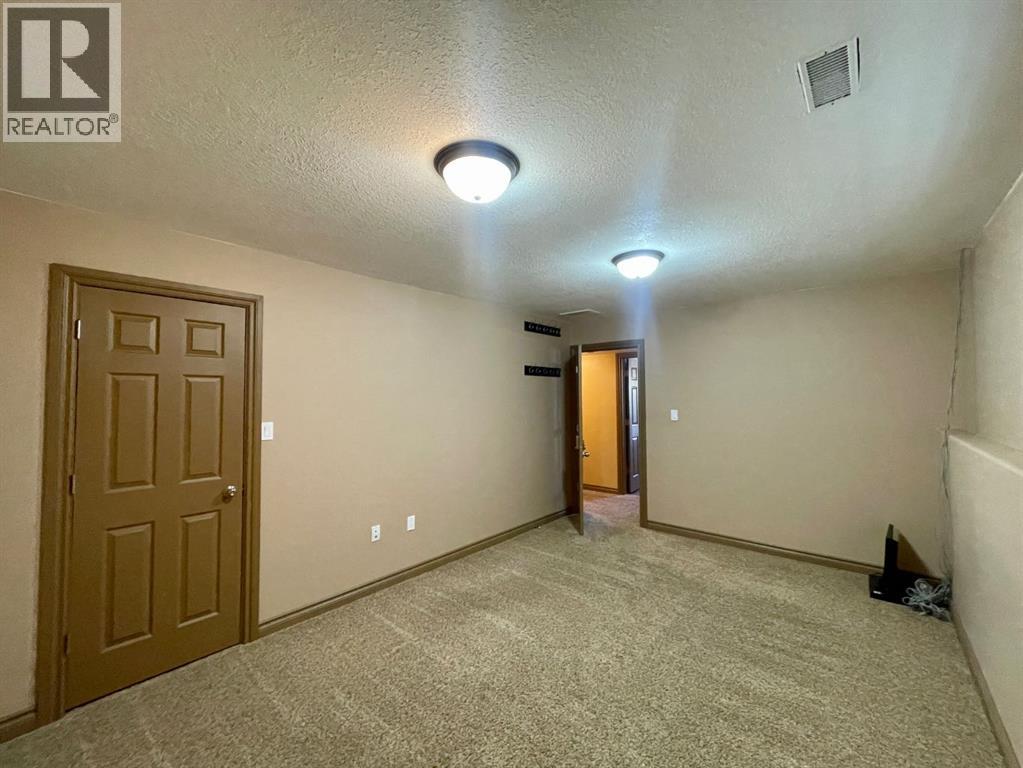 4108 16 Avenue - 36