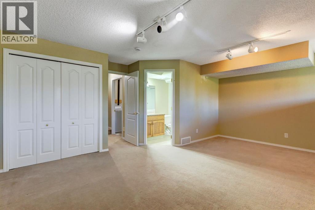 #3 823 Wilson Way - 25