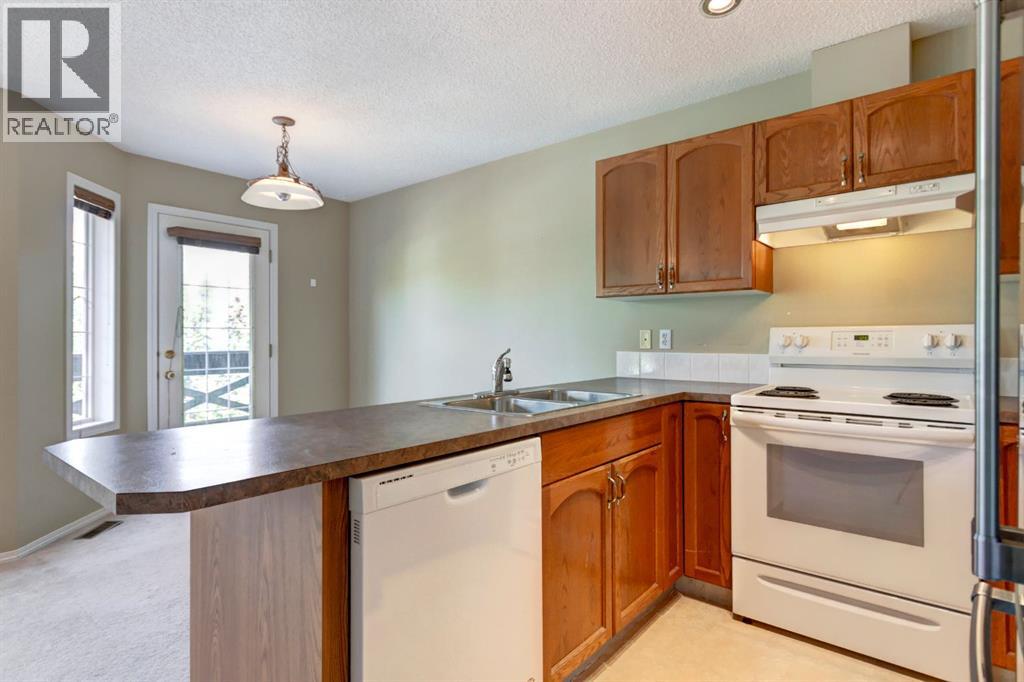 #3 823 Wilson Way - 11