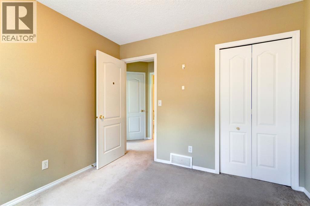 #3 823 Wilson Way - 22