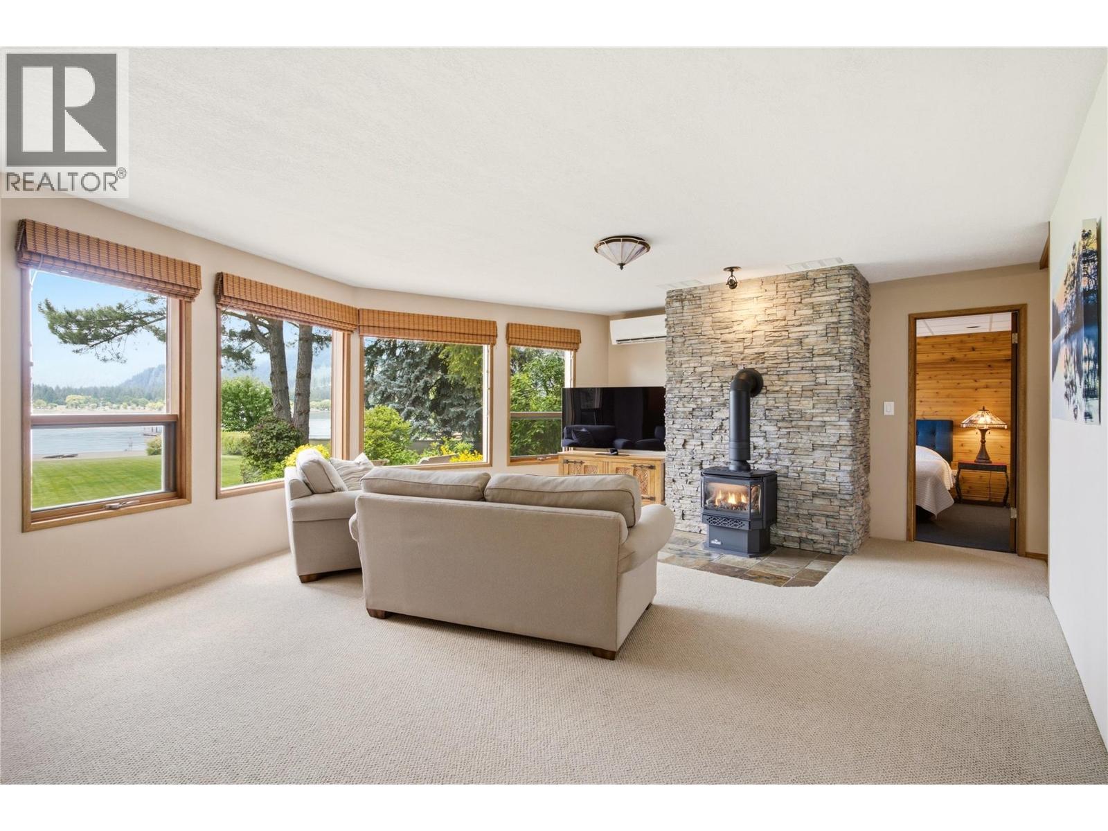 102 SANDNER Road - 43